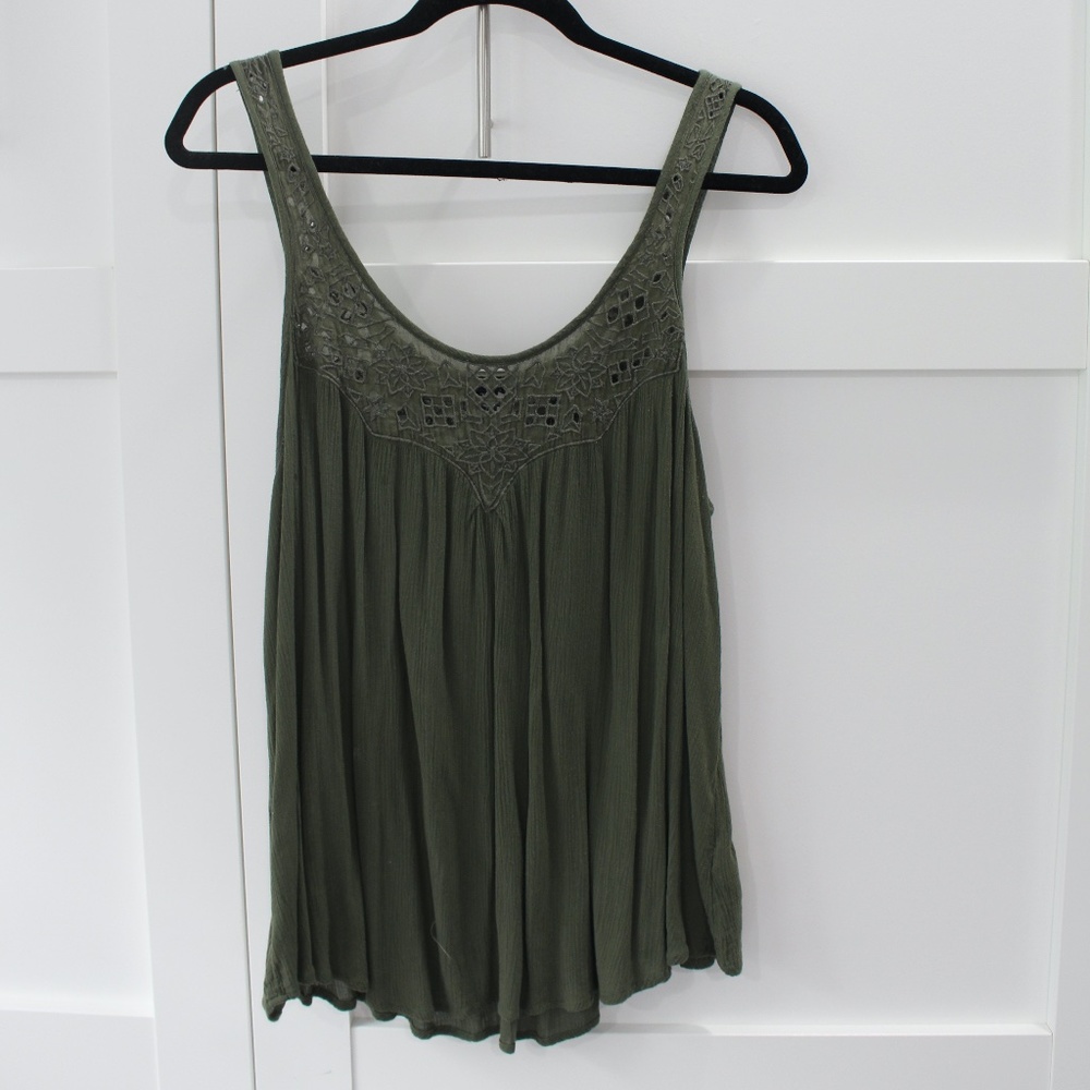 ✿ Light and Flowy Green Lace Tank ✿